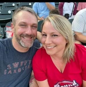 Meet your Posher, Adrienne